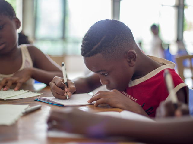  Affiche de la 3ème Biennale tournante Internationale de Philosophie et des Sciences de l’éducation de Brazzaville à Abidjan en 2024
